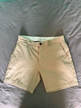 Amazon Essentials Men's Khaki Flat Front Chino Shorts